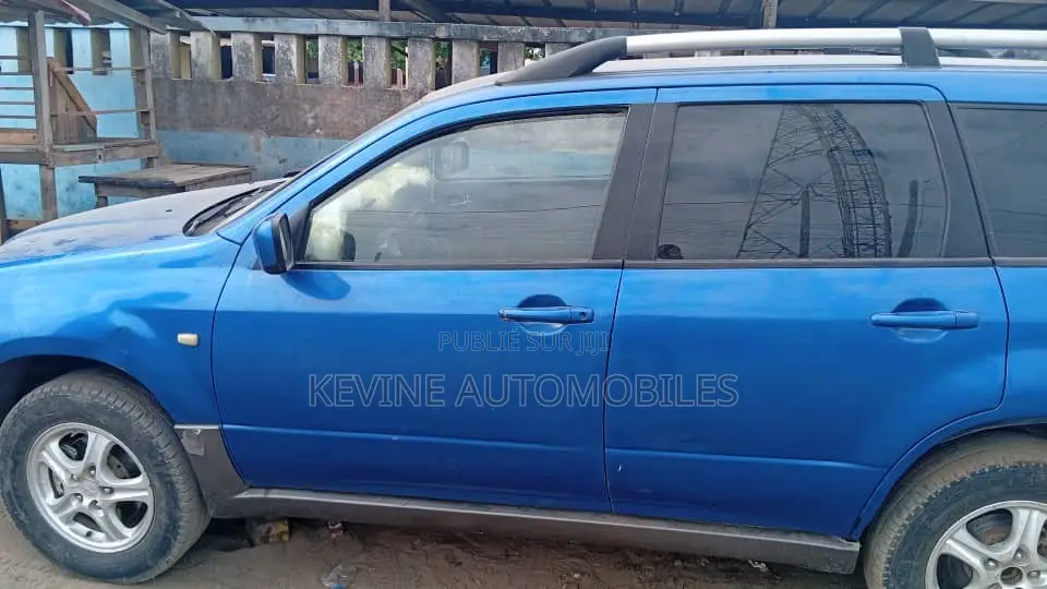 Mitsubishi Outlander 2004 Bleu