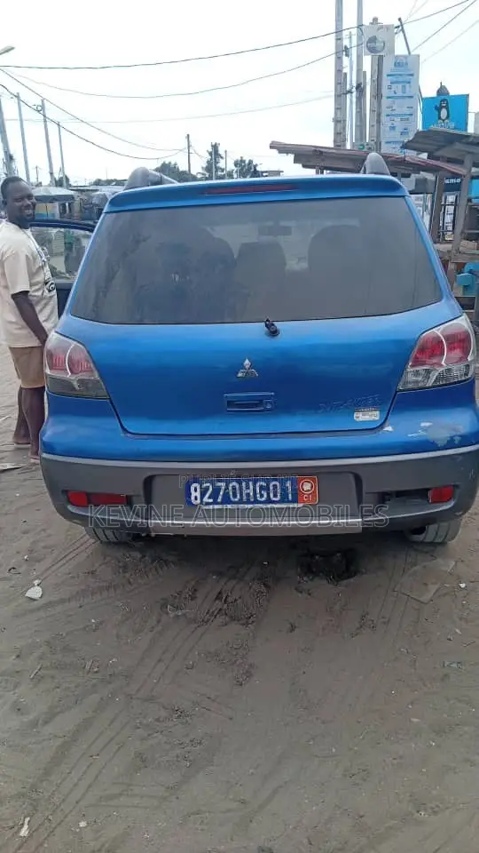 Mitsubishi Outlander 2004 Bleu
