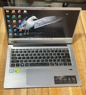 Ordinateur portable Acer Swift 14 8GB Intel Core i7 SSD 256GB