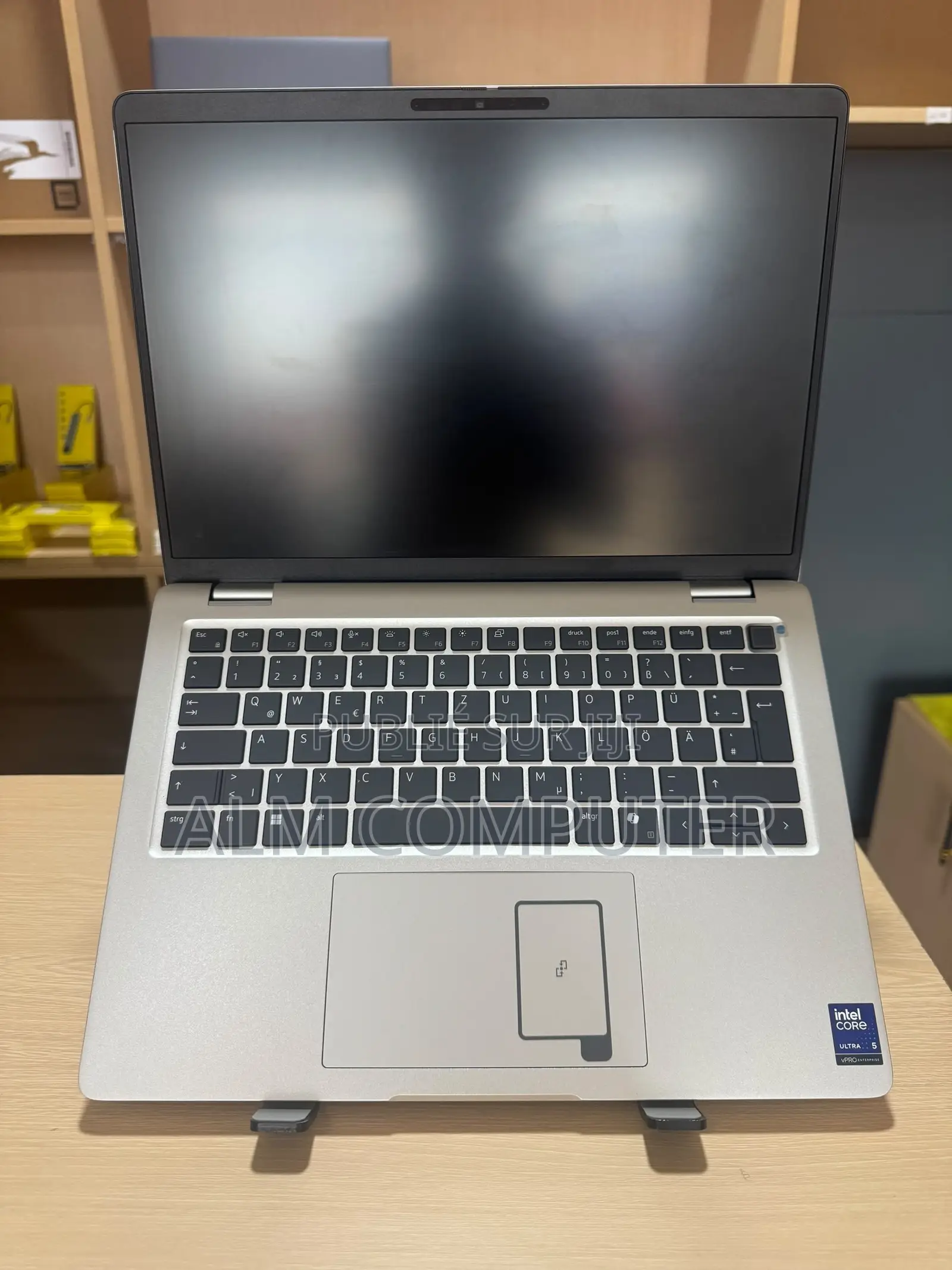Nouveau Dell Pro 14 16GB Intel Core Ultra 5 SSD 512GB