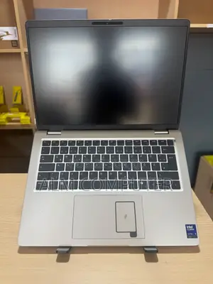 Nouveau Dell Pro 14 16GB Intel Core Ultra 5 SSD 512GB