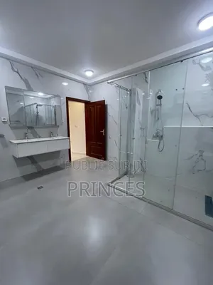4chbre Duplex dans Prince Immobilier, Deux Plateaux à Louer