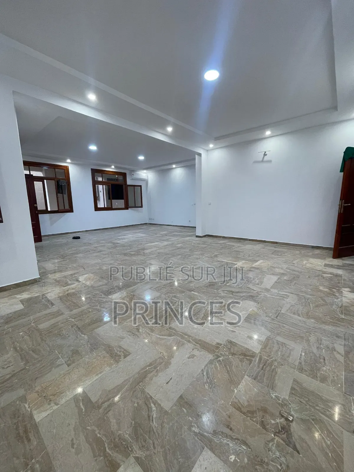 4chbre Duplex dans Prince Immobilier, Deux Plateaux à Louer