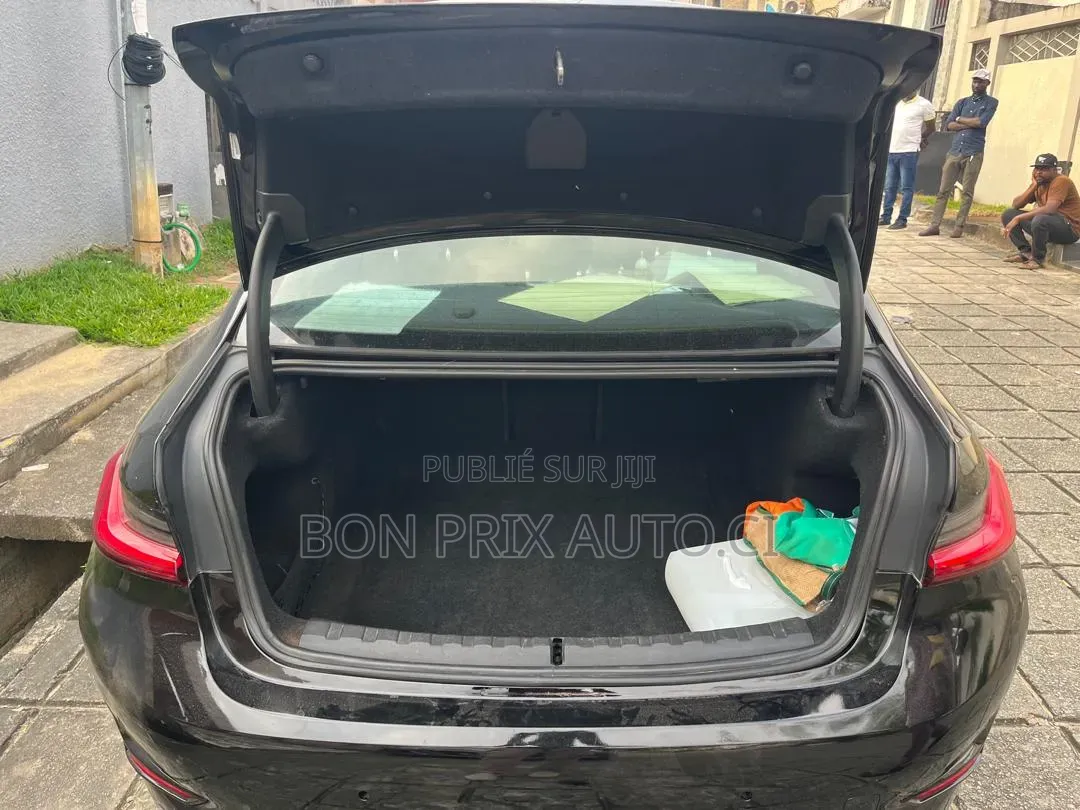 BMW 330i 2021 Noir