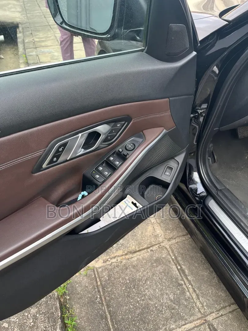 BMW 330i 2021 Noir
