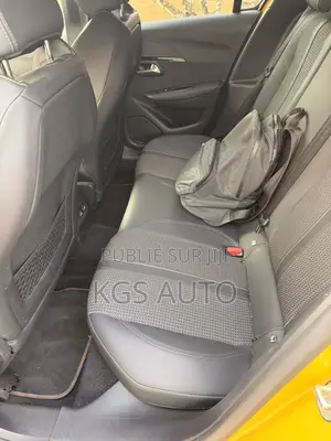Peugeot 208 2021 Jaune