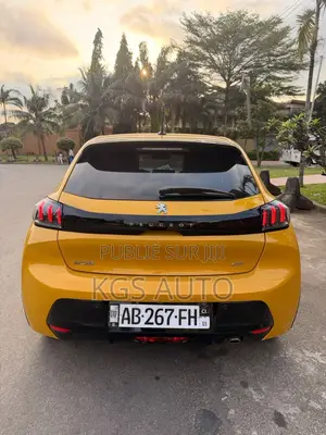 Peugeot 208 2021 Jaune