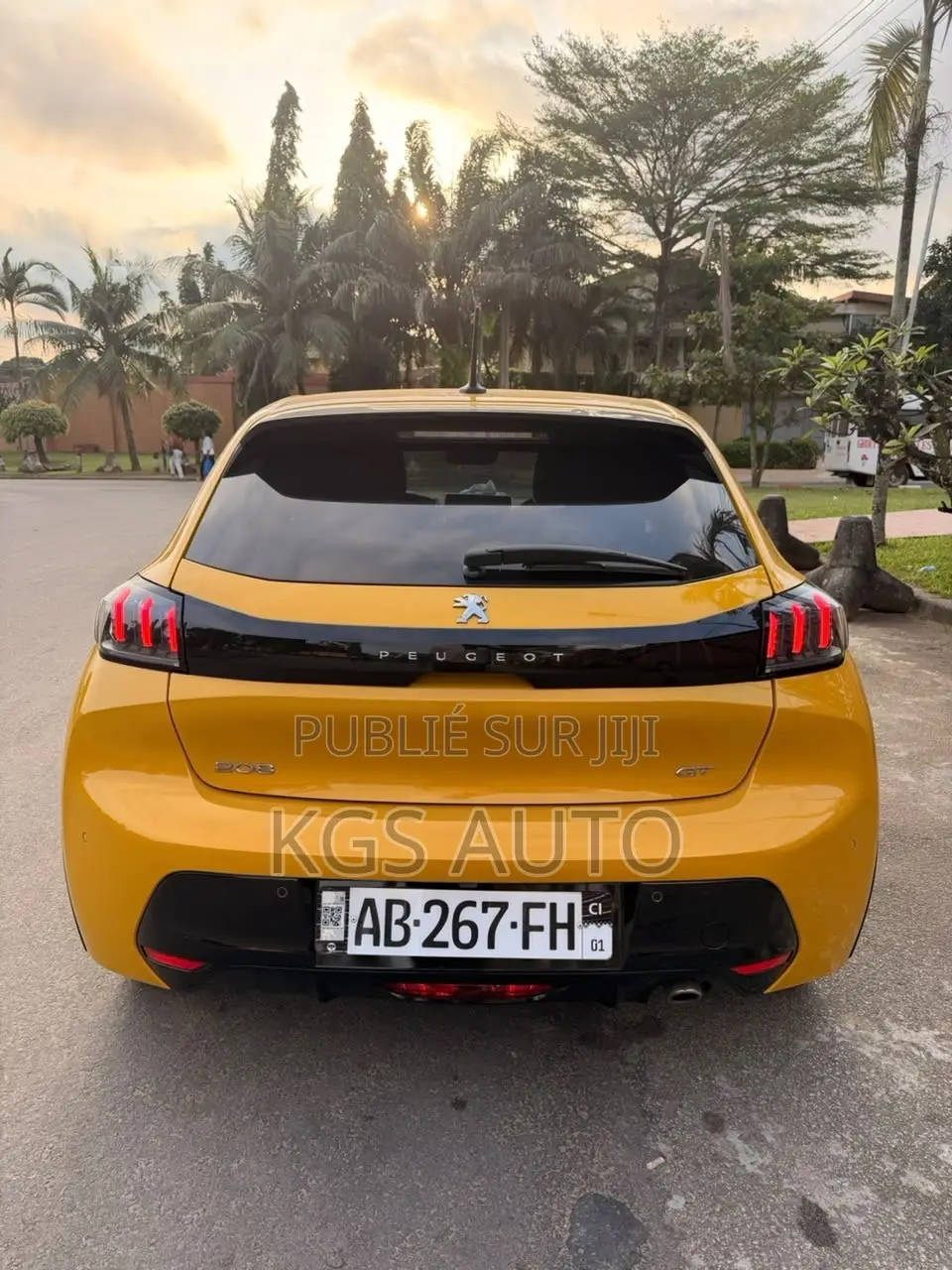Peugeot 208 2021 Jaune