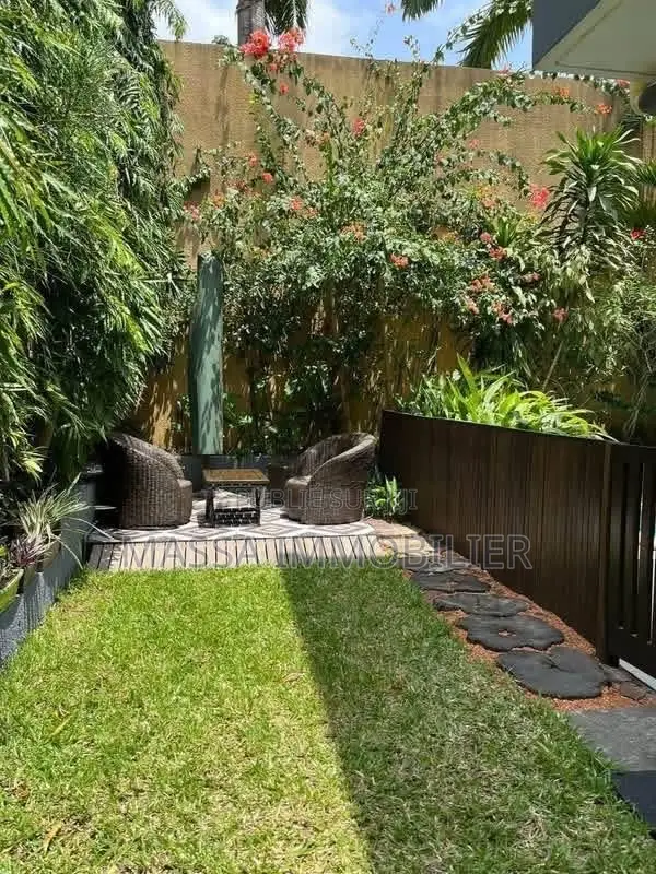 4chbre Duplex dans Massa Immobilier, Cocody à Louer