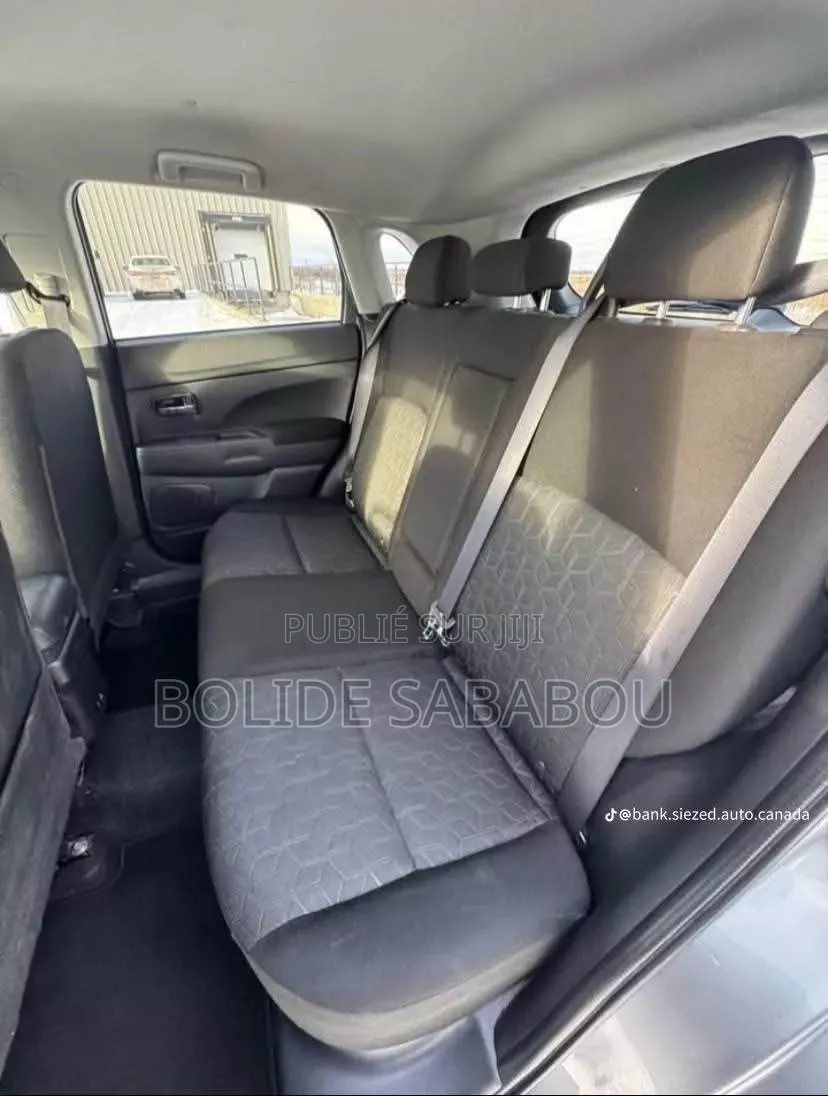 Nouveau Mitsubishi L200 2025 Gris