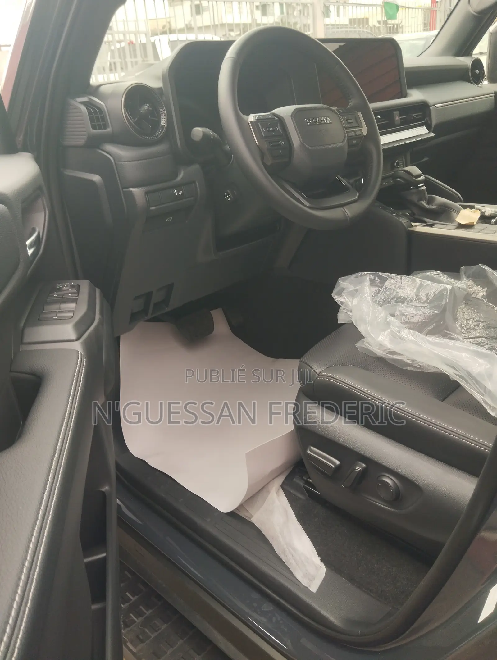 Nouveau Toyota Land Cruiser Prado 2026 Noir