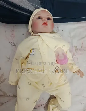 Poupée Silicone 55 Cm Corps en Tissu