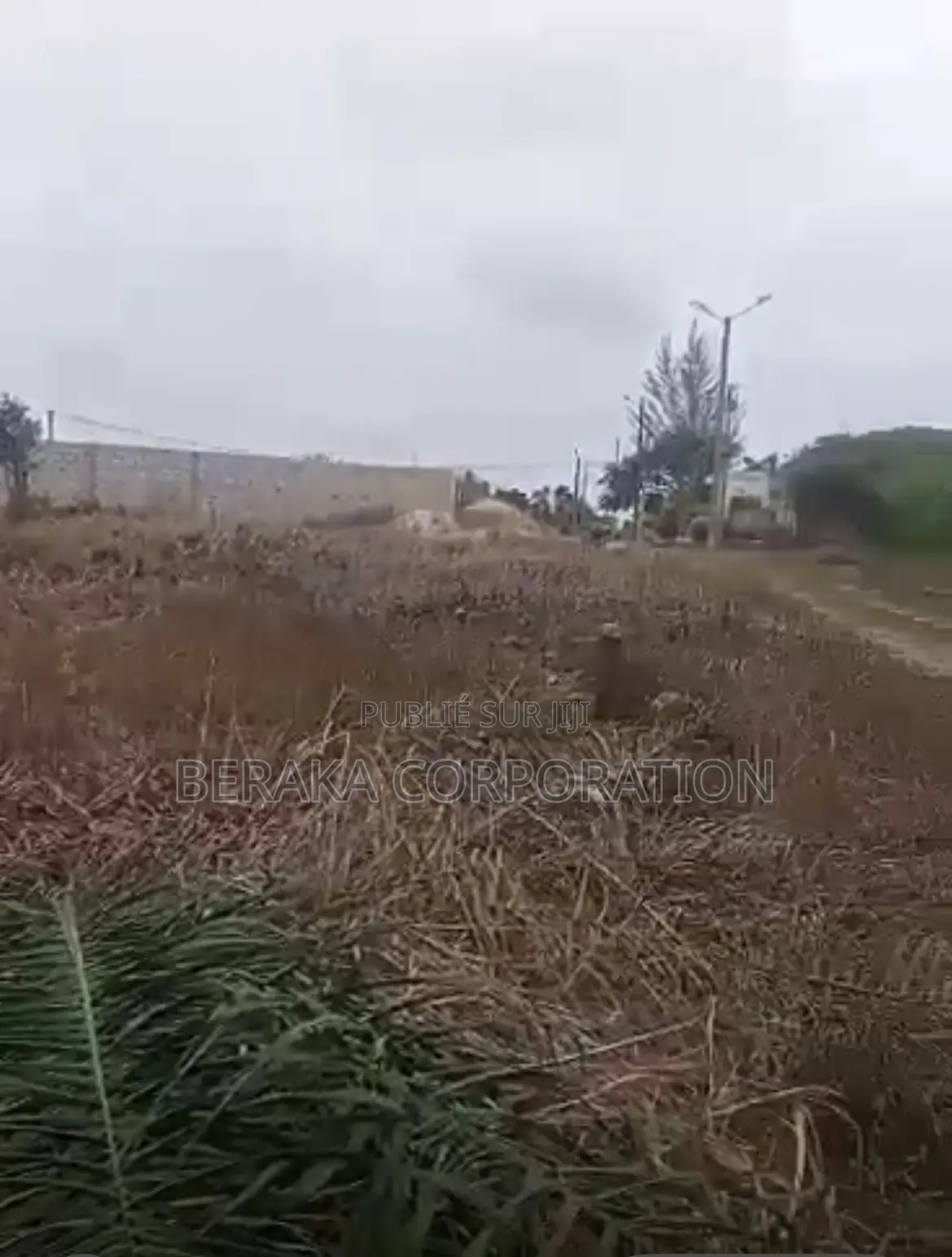  À VENDRE — TERRAIN PIED DANS L’EAU   Bingerville – Brébo  Supe