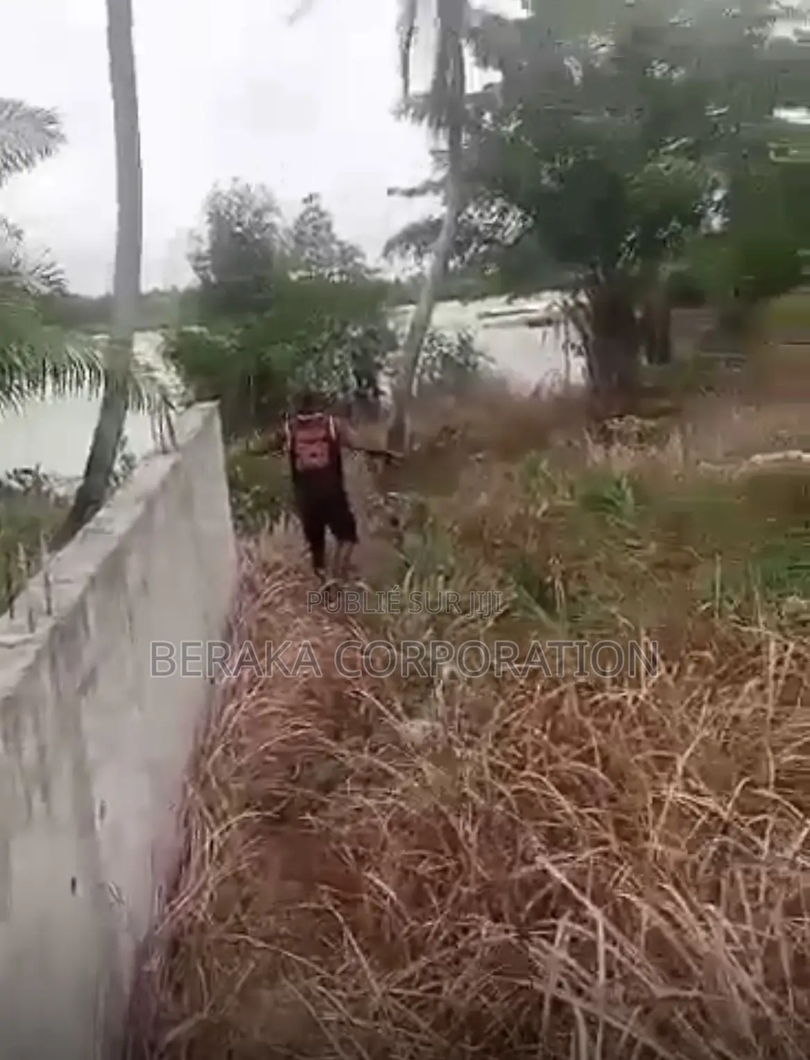  À VENDRE — TERRAIN PIED DANS L’EAU   Bingerville – Brébo  Supe