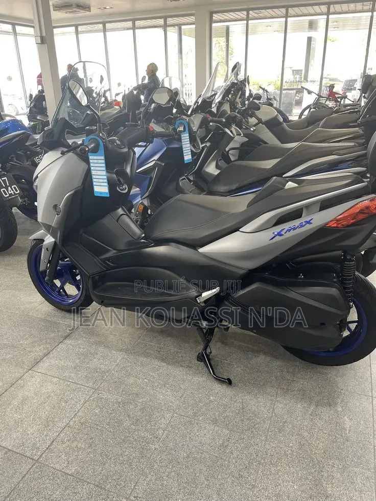 Nouveau Yamaha YBR 2023 Bleu