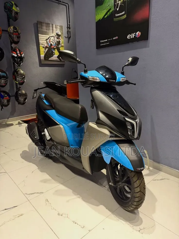 Nouveau Yamaha YBR 2023 Bleu