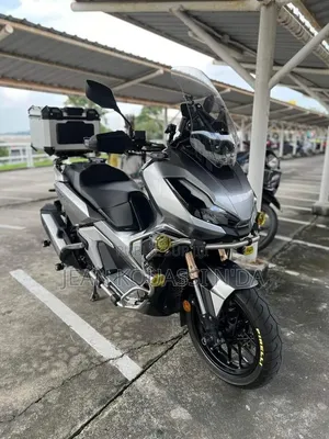 Nouveau Yamaha YBR 2023 Bleu