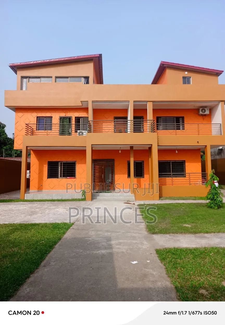 8chbre Duplex dans Cocody à Vendre