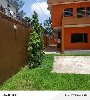 8chbre Duplex dans Cocody à Vendre