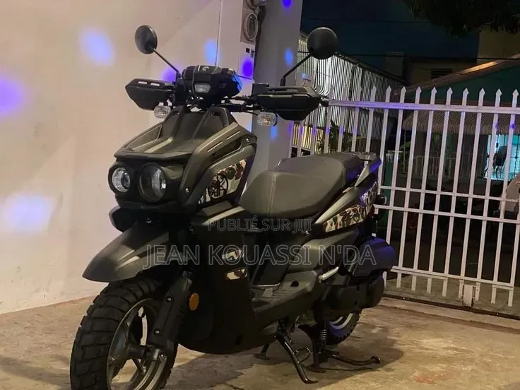 Nouveau Yamaha YBR 2023 Noir