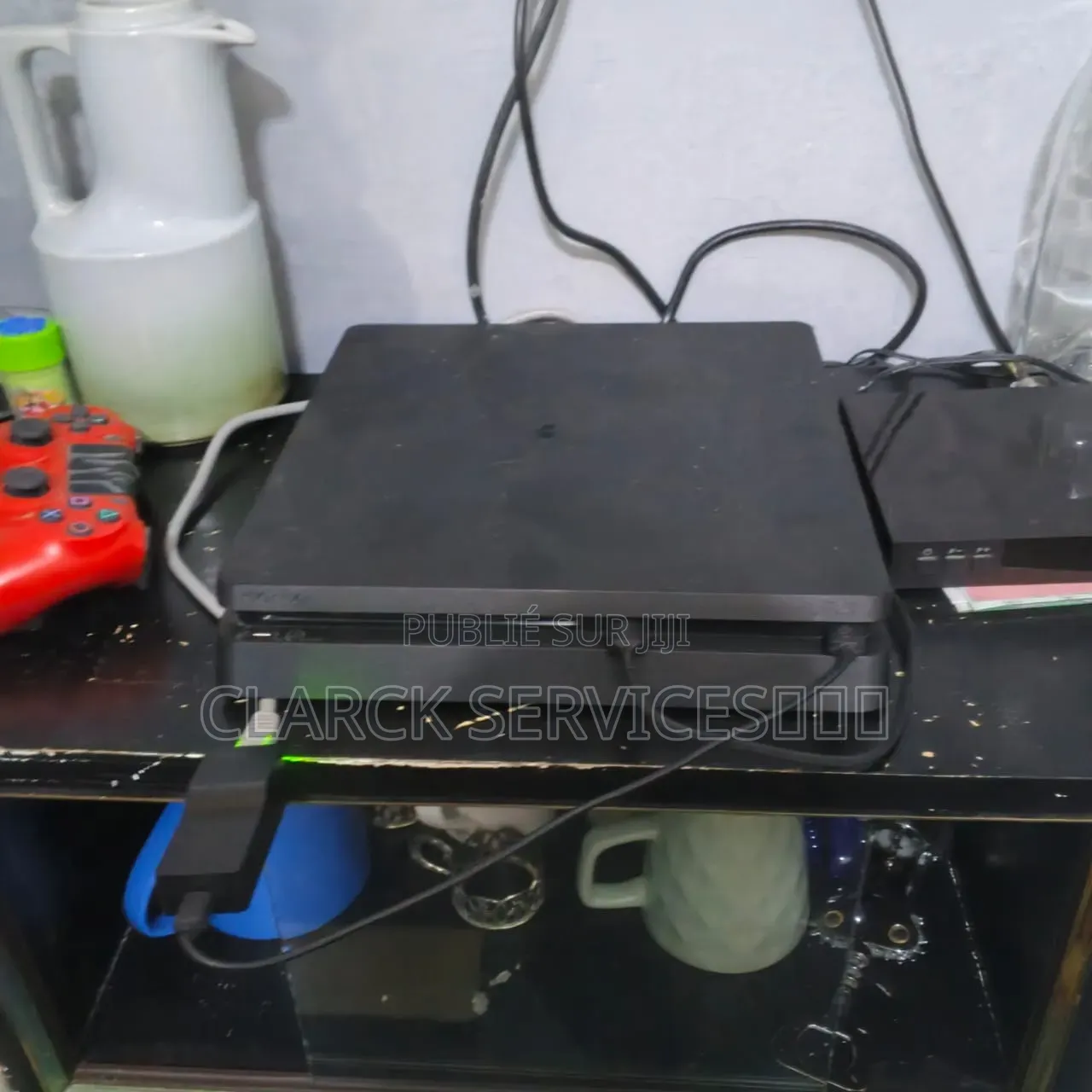 Ps4 Slim Craqué Aek Deux Manette Disponible