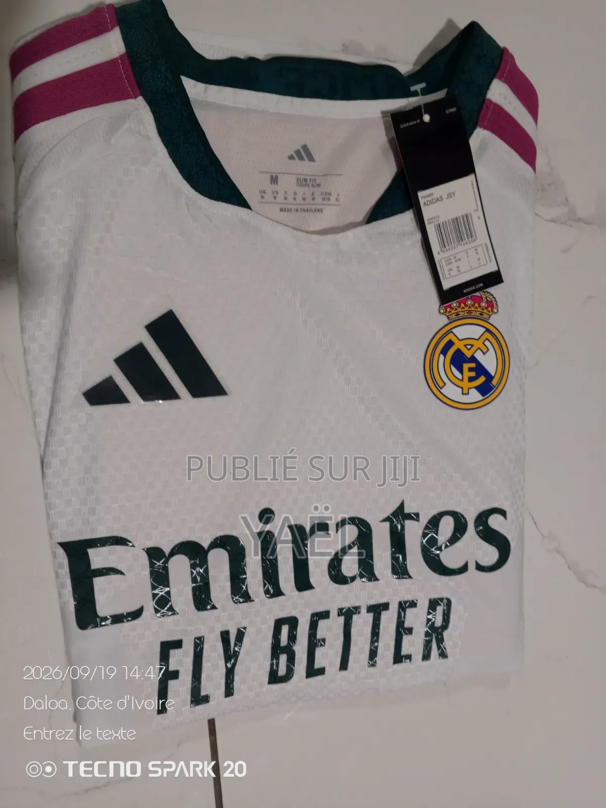 Maillot De Foot Du Real Madrid Original Logo Toujours Sous Blister