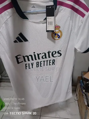 Maillot De Foot Du Real Madrid Original Logo Toujours Sous Blister