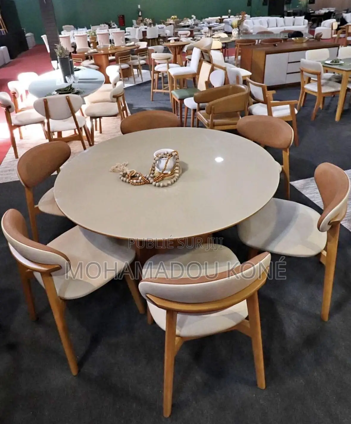 Belle Table À Manger Avec 6 Chaise