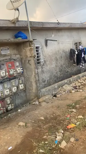 1chbre Chambre et salon dans Beraka Corporation, Bingerville à Vendre