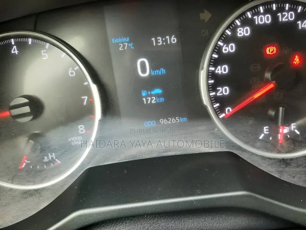 Toyota RAV4 XLE 2022 Gris