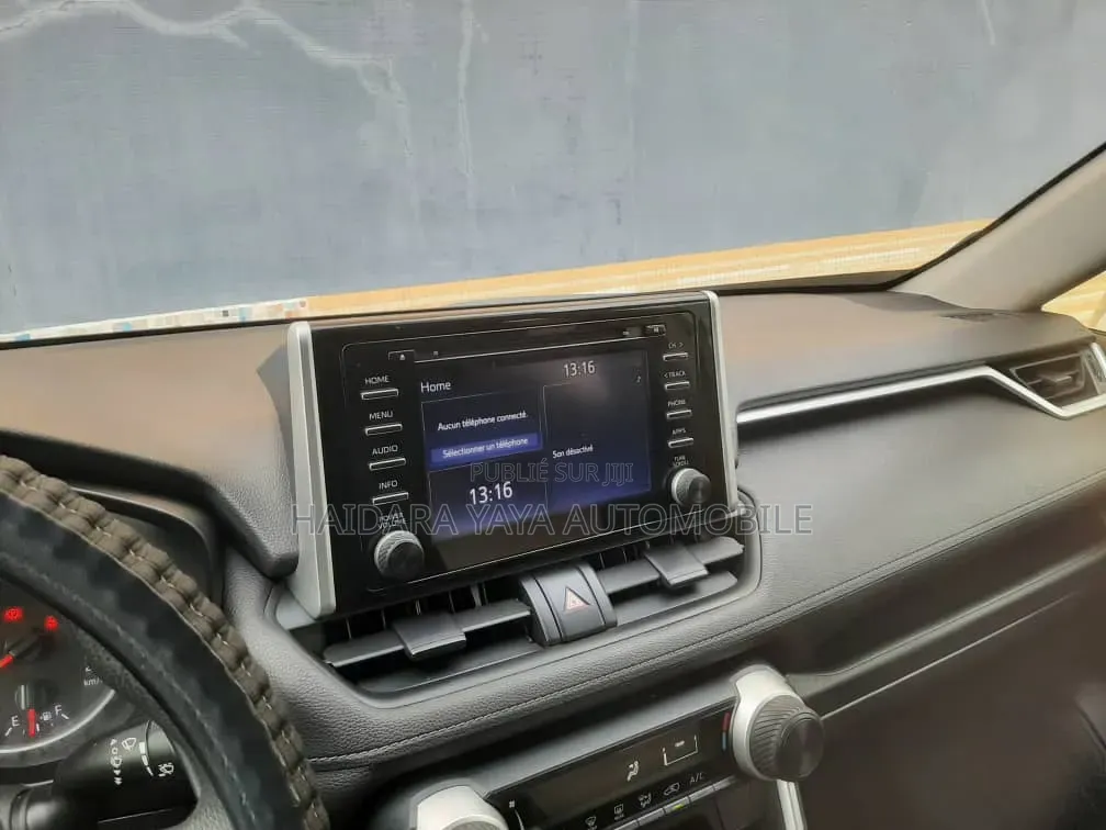 Toyota RAV4 XLE 2022 Gris