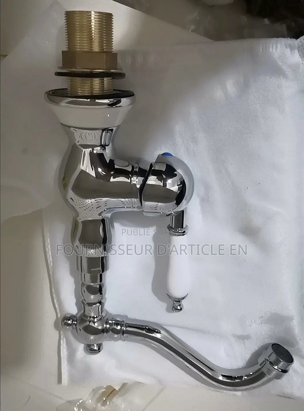 Robinet De Style Antique.