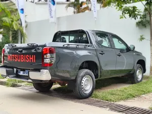 Mitsubishi L200 Double Cab 2.2 4WD 2021 Bourgogne