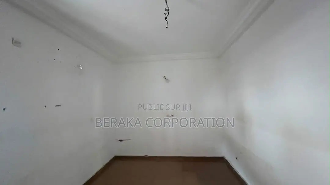 2chbre Appartement dans Beraka Corporation, Cocody à Louer