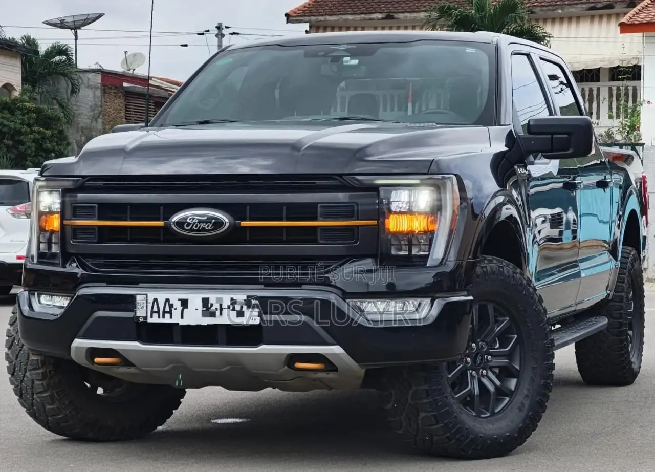 Ford F-150 Tremor 4WD SuperCrew 5.5' Box 2025 Noir