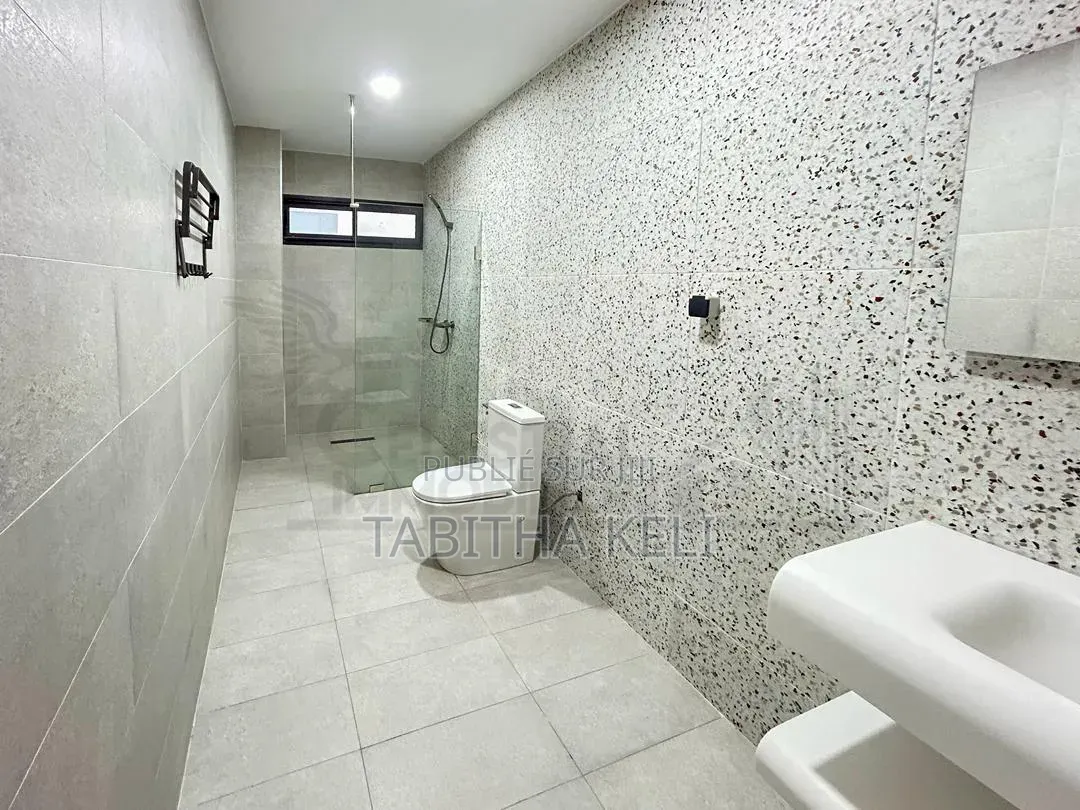 5chbre Duplex dans Cocody à Louer