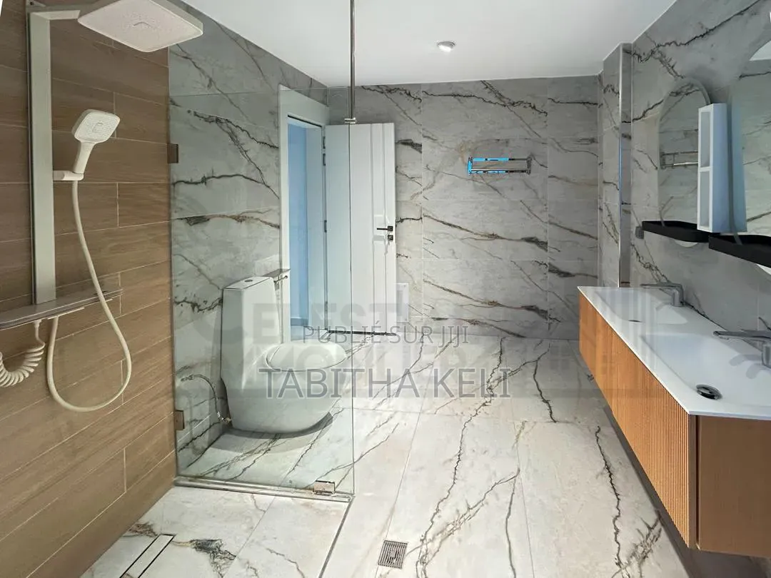 5chbre Duplex dans Cocody à Louer