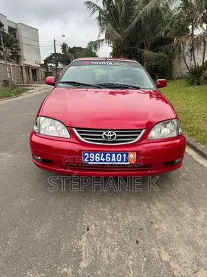 Toyota Avensis 2009 Rouge