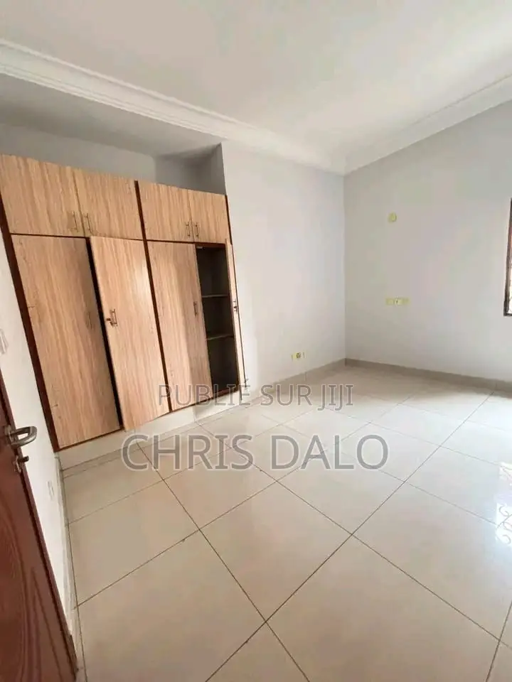 6chbre Duplex dans Achy, Cocody à Louer