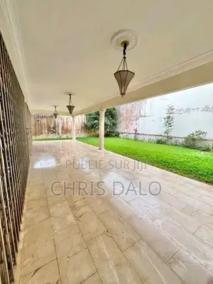 6chbre Duplex dans Achy, Cocody à Louer