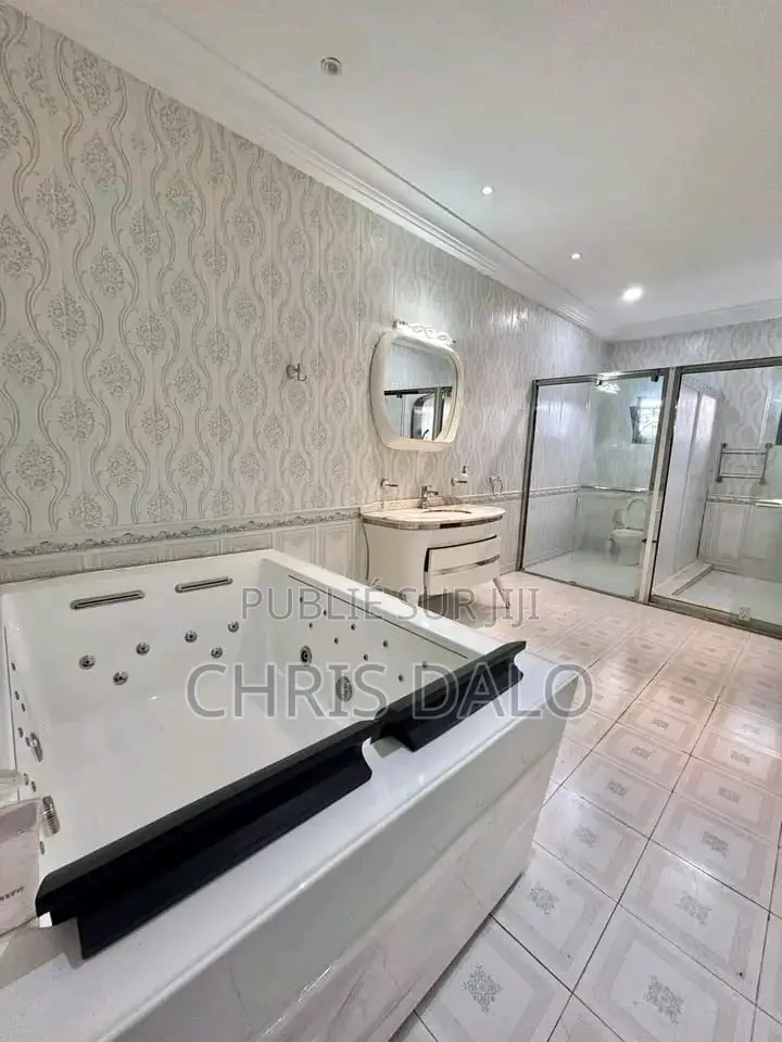 6chbre Duplex dans Achy, Cocody à Louer
