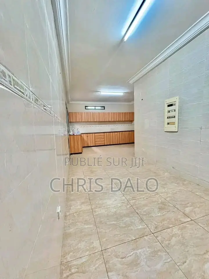 6chbre Duplex dans Achy, Cocody à Louer