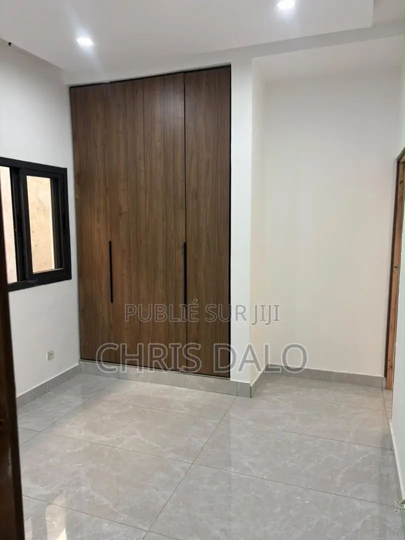 7chbre Duplex dans Sang, Cocody à Louer