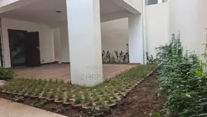 7chbre Duplex dans Sang, Cocody à Louer