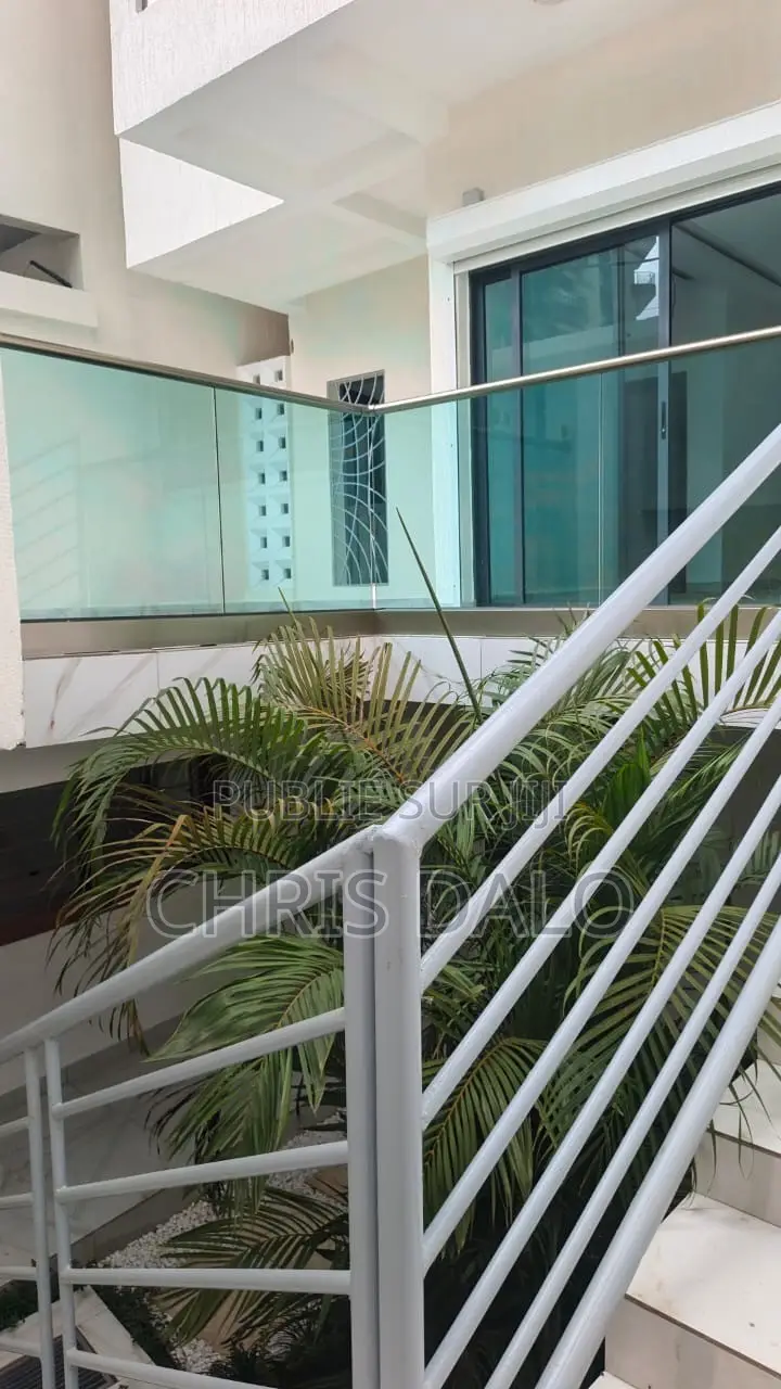 7chbre Duplex dans Sang, Cocody à Louer