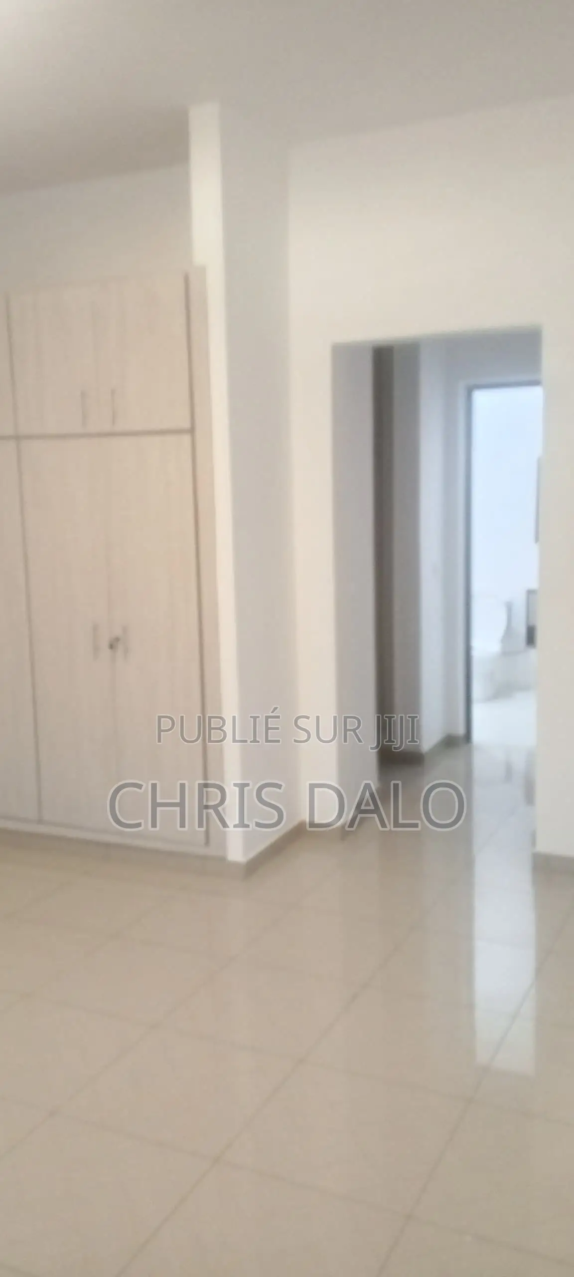 3chbre Duplex dans Sang, Cocody à Louer