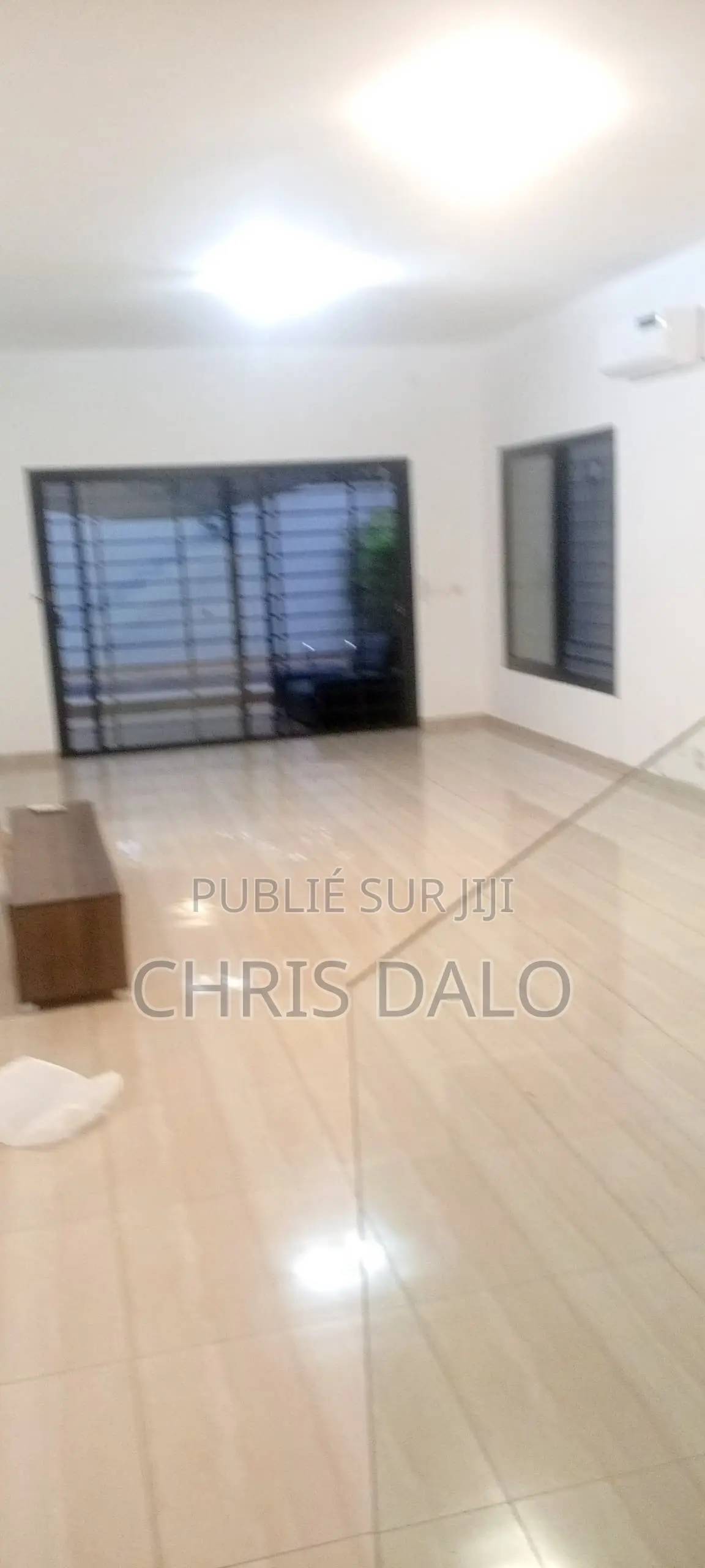 3chbre Duplex dans Sang, Cocody à Louer