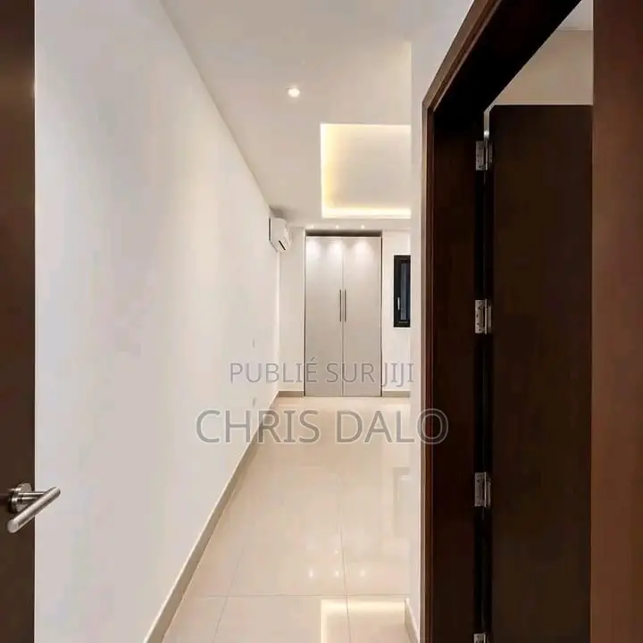 2chbre Appartement dans Achy, Cocody à Louer