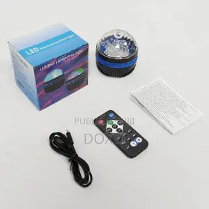 Projecteur LED Rotatif Étoilé, Lampe d'Ambiance Colorée, Boule Magique