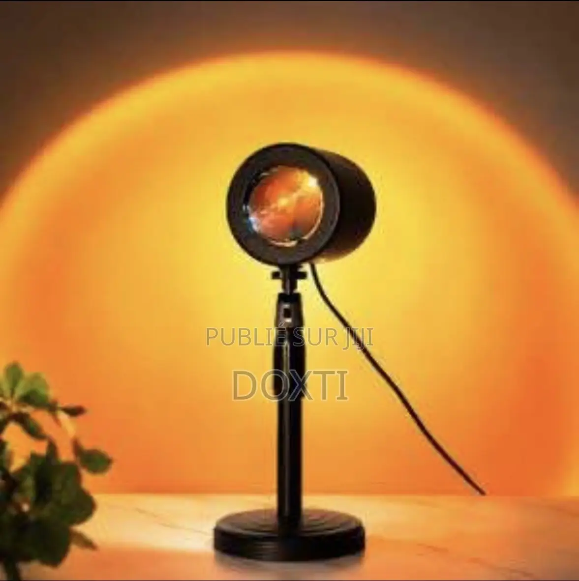 Lampe Sunset RGB – 16 Couleurs Avec Télécommande*